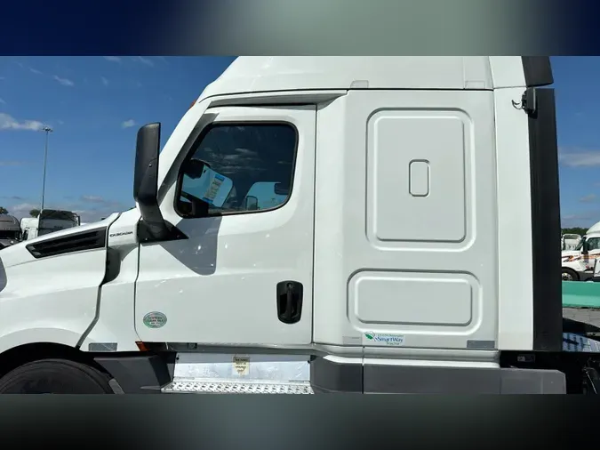 2022 Freightliner Cascadia 126