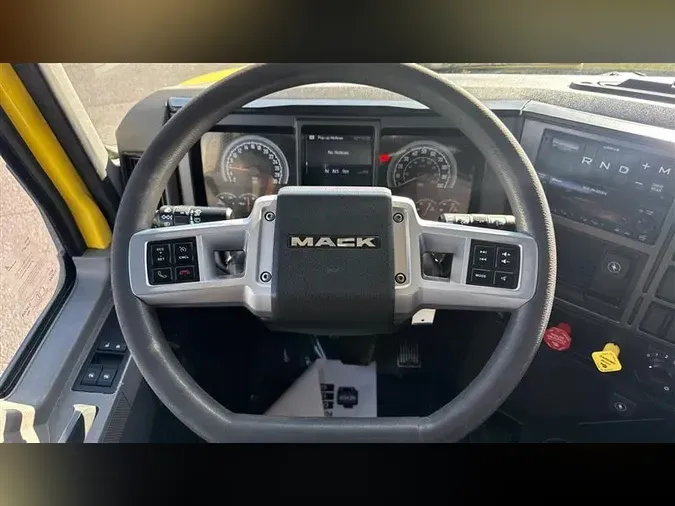 2022 MACK AN64T