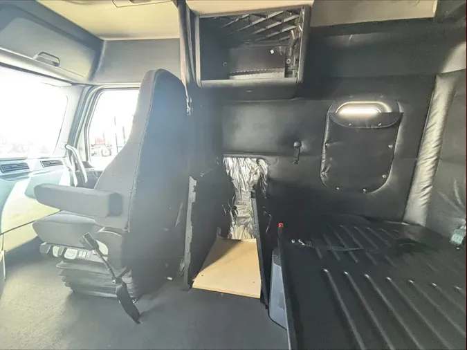 2023 Freightliner Cascadia 126