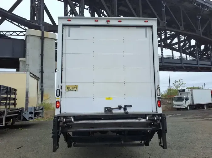 2014 FREIGHTLINER/MERCEDES M2 106