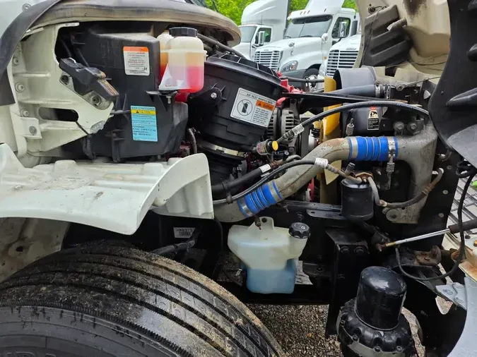 2017 FREIGHTLINER M2 106