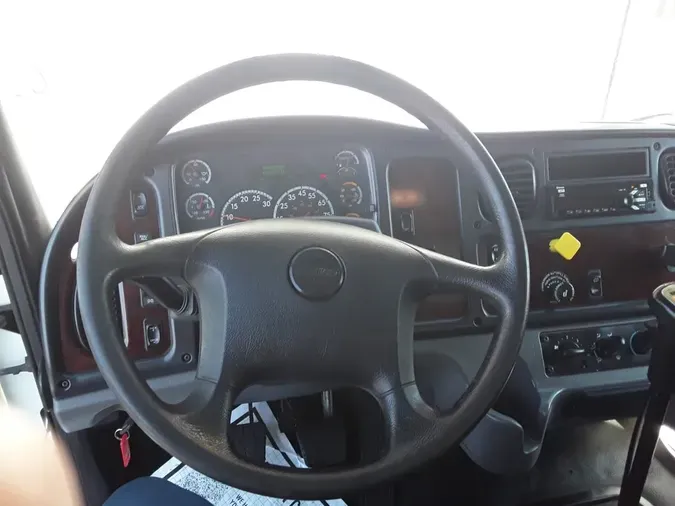 2018 FREIGHTLINER M2 106
