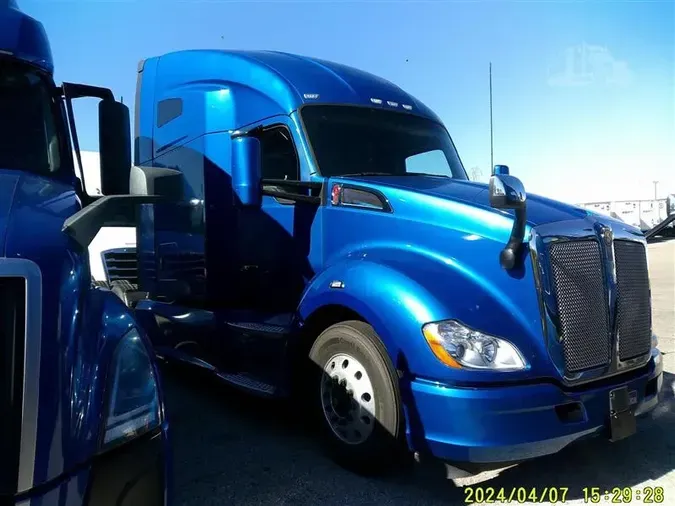 2021 KENWORTH T68037f4187e12b7887eb8044590604a3e89