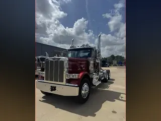 2027 PETERBILT 589