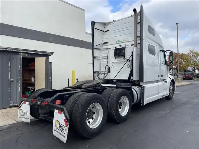 2021 VOLVO VNL64T760