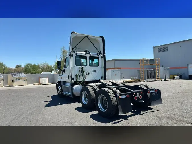 2019 Freightliner Cascadia 12537fadfeadae6e5041efe502f4dc93e98