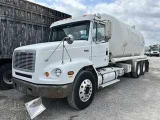 2003 FREIGHTLINER FLC112