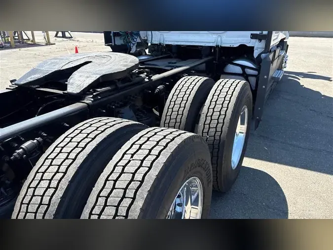 2021 FREIGHTLINER CA126
