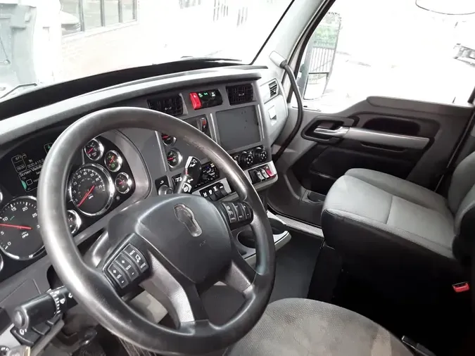 2021 KENWORTH TRUCKS T-680