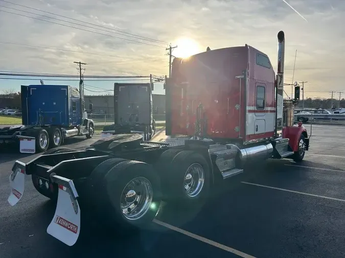 2018 Kenworth W900