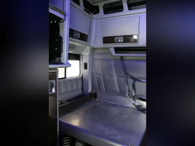 2021 Peterbilt 389