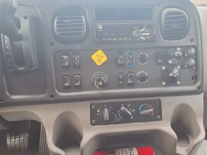 2019 FREIGHTLINER/MERCEDES M2 106