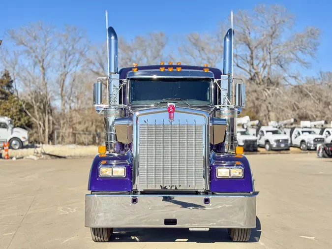 2025 KENWORTH W900L