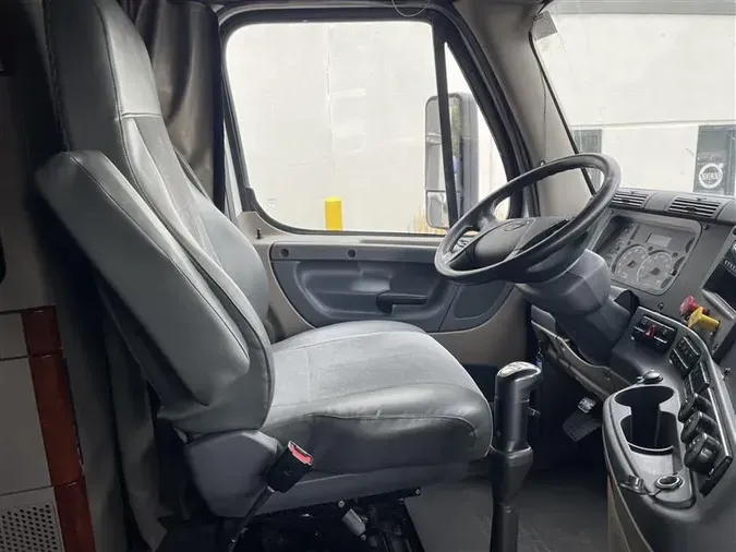 2019 FREIGHTLINER CASCADIA