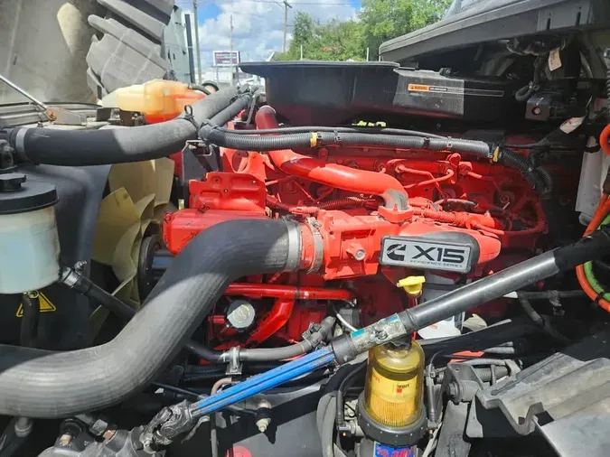 2019 NAVISTAR INTERNATIONAL LT625 SLPR CAB