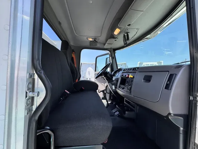 2021 Peterbilt 348