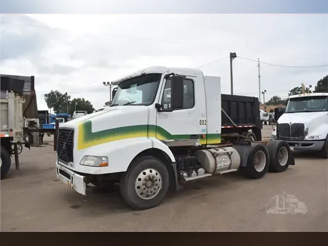 2006 VOLVO VNM64T200380bfa6c752ea36c8f009b4632419dc4