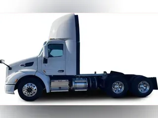2020 Peterbilt 579
