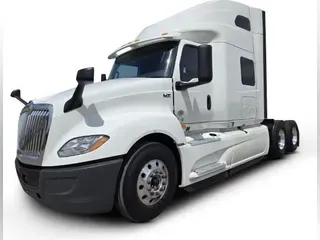 2020 International LT625