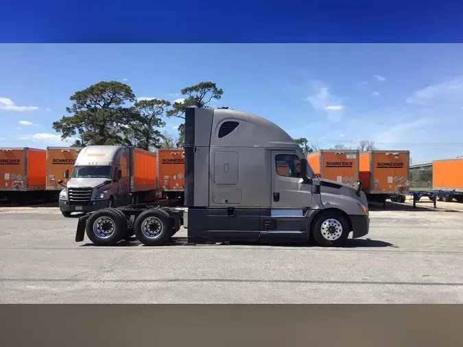 2024 Freightliner Cascadia 126380e82778a0da83d6bbc9b7fc94e7596