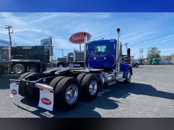 2025 Peterbilt 567