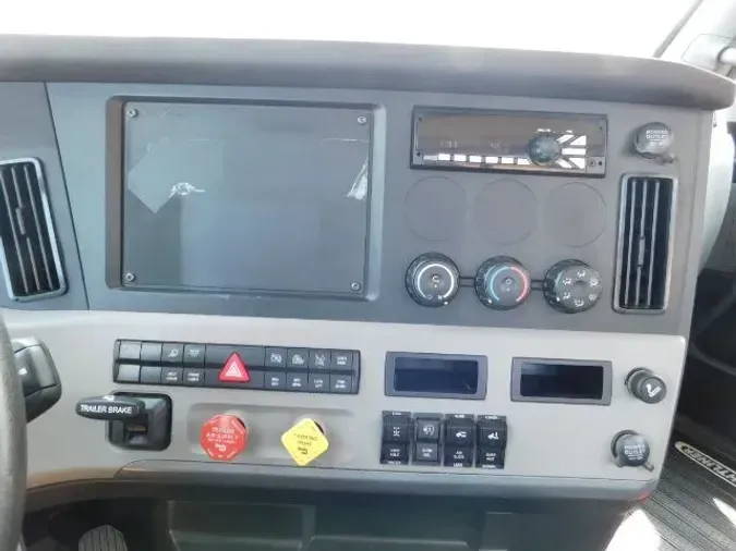 2019 Freightliner Cascadia 126 Day Cab