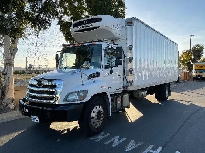 2016 Hino Truck 338