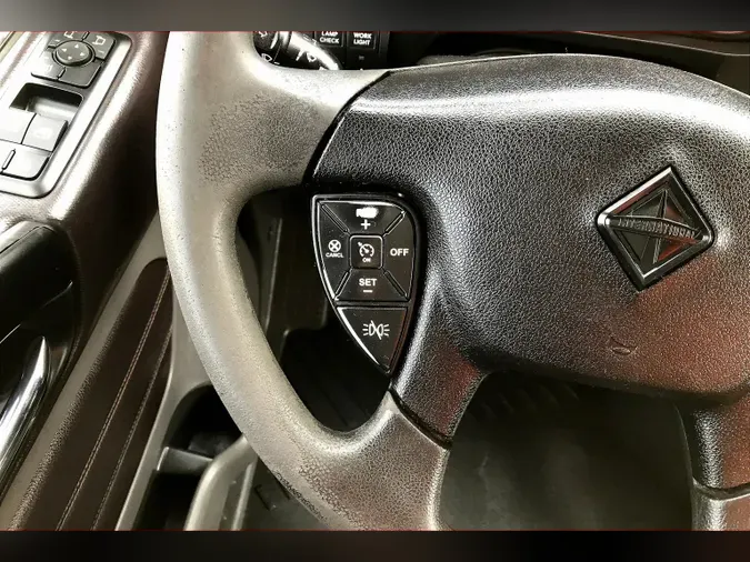 2022 INT LT625 6x4