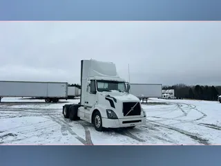 2018 Volvo VNL300