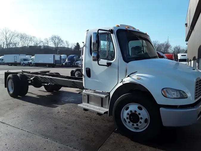2020 FREIGHTLINER/MERCEDES M2 106