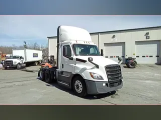 2020 Freightliner Cascadia 126
