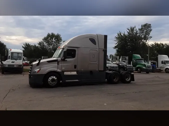 2023 Freightliner Cascadia 126381ae73cb86455add11923a0611e5f7a