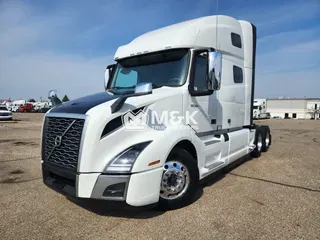 2023 VOLVO VNL64T760