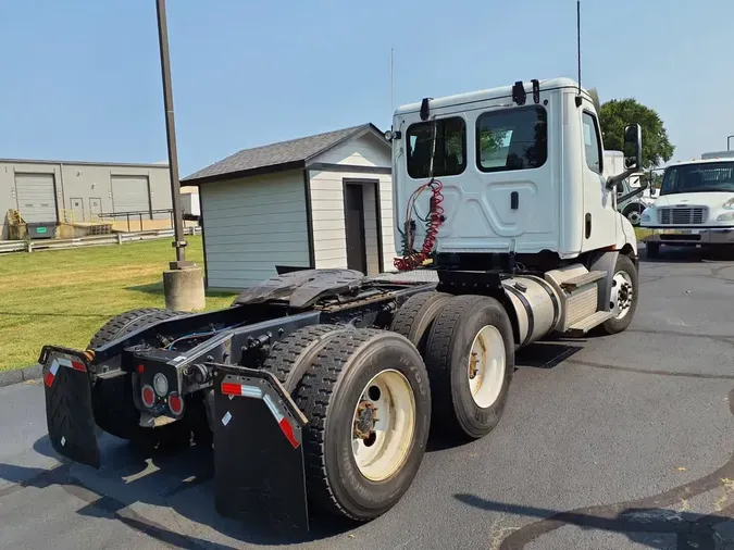 2020 FREIGHTLINER/MERCEDES NEW CASCADIA 116381bd308e2bc18cd3c7828012225b825