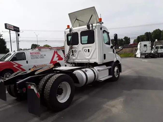 2020 FREIGHTLINER NEW CASCADIA 116