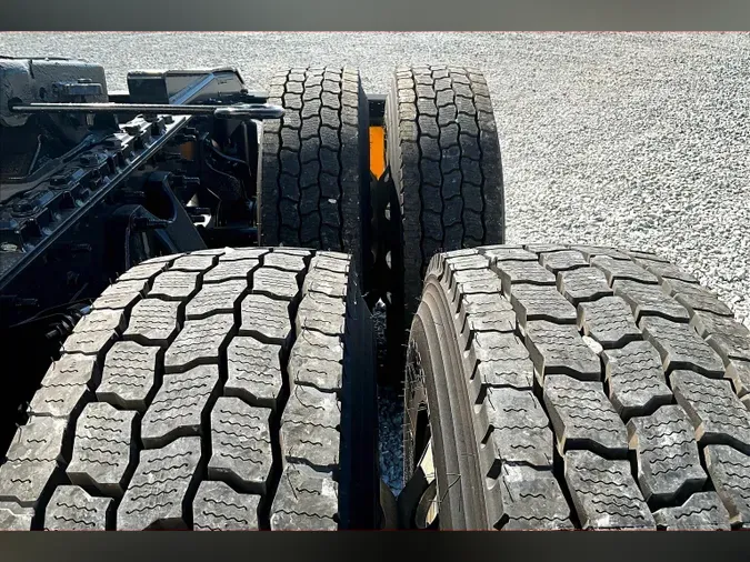 2022 INT LT625 6x4
