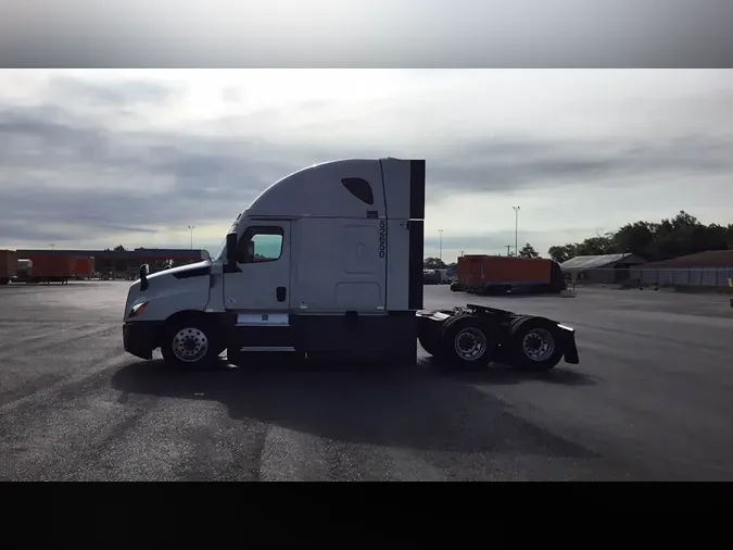 2022 Freightliner Cascadia 126