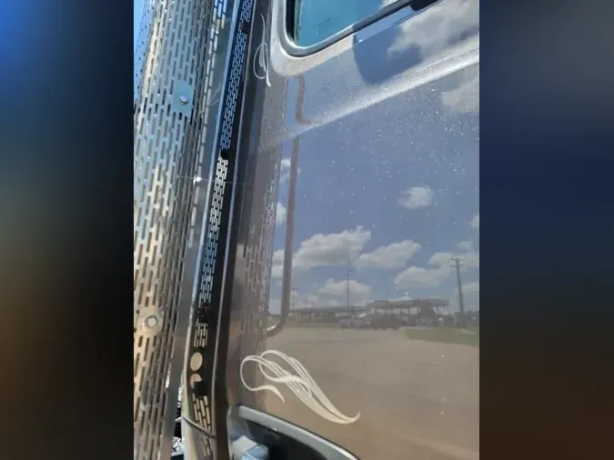 2023 Peterbilt 567