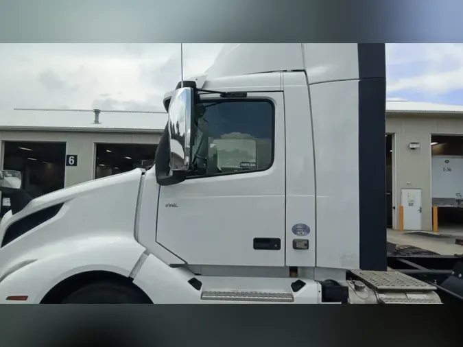 2020 Volvo VNL300