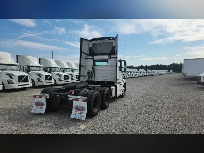 2019 Volvo VNL300