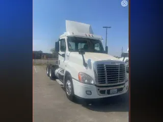 2015 Freightliner CASCADIA 125