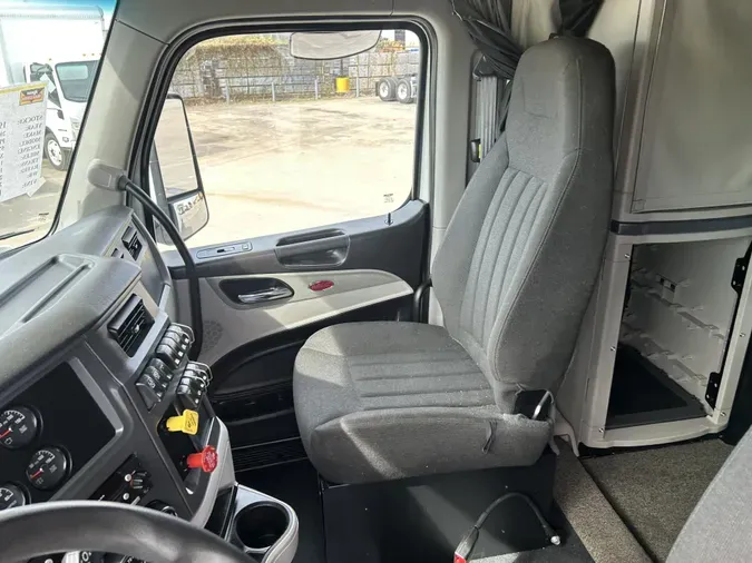 2023 Peterbilt 579