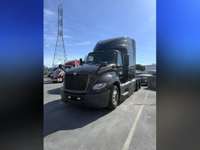 2022 International LT625