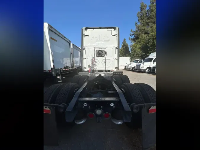 2018 FREIGHTLINER/MERCEDES CASCADIA 125