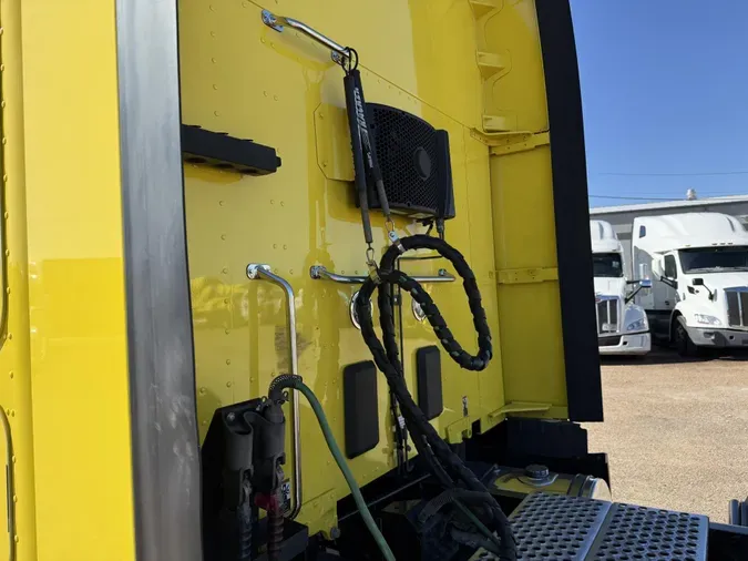 2024 Kenworth T680382dd453ae960b36f8cf47dd11c0a8ff