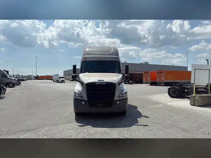 2025 Freightliner Cascadia 126382ded6298247f199cd0032427c093d3