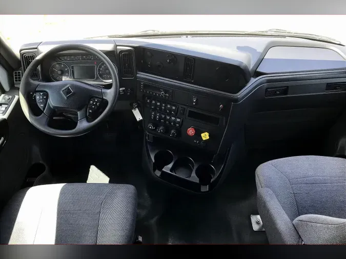 2022 INT LT625 6x4