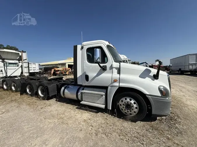 2018 FREIGHTLINER CASCADIA 125382fbd2e504385cd0fa3db23dcce48b2