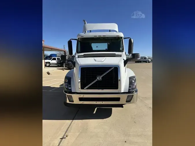 2017 VOLVO VNL64T300