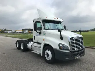 2017 FREIGHTLINER X12564ST